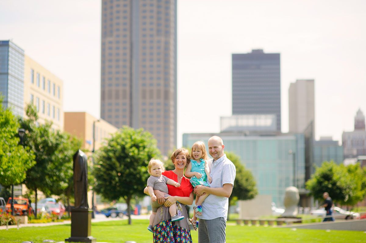 Des Moines Family Photographer - Sculpture Park family session