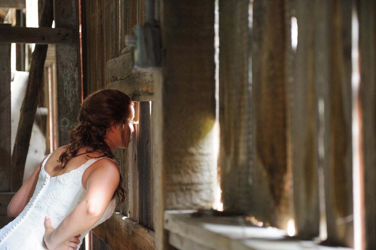 Secrest-Octagon-Barn-Wedding-15